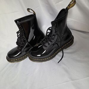 Dr. Martens Black Patent Leather‎ Ankle Boots 11821 Size 6